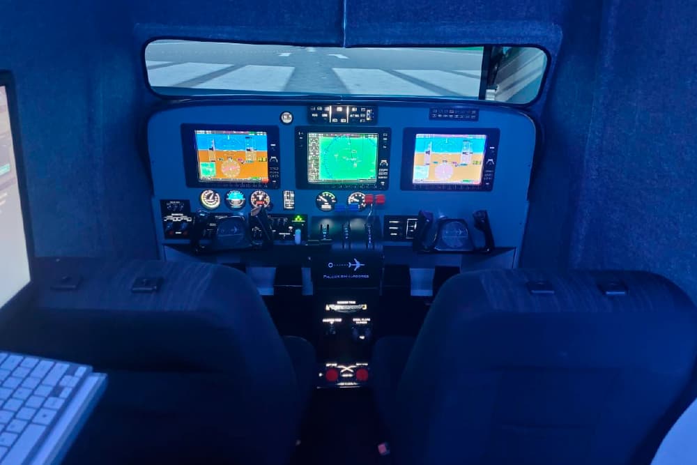 escuela de aviacion simulador baron radial340 curso piloto de avion