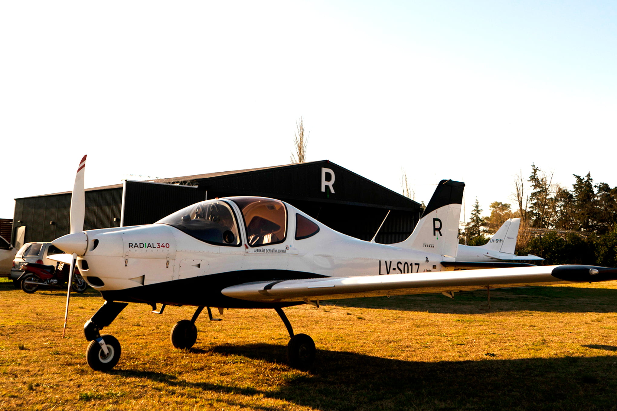 flota y equipamiento radial340 escuela de aviacion curso de piloto de avion